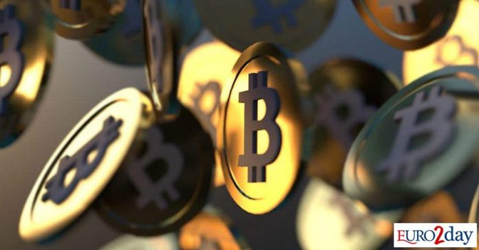 Μια ανάσα κάτω από τις $70.000 βρέθηκε το Bitcoin