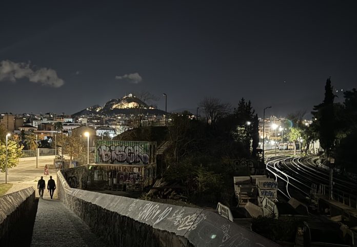 Νέα δεδομένα στην νυχτερινή λήψη: Nέοι ορίζοντες για τις φωτογραφία μέσω της εξέλιξη στη λήψη και την υπολογιστική φωτογραφία