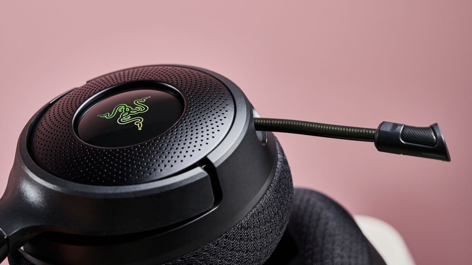 Close-up of driver and mic on Razer Kraken V4