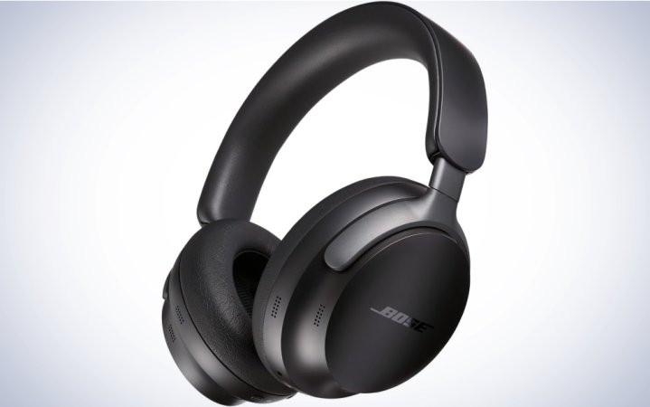  Bose QuietComfort Ultra on a plain white background.