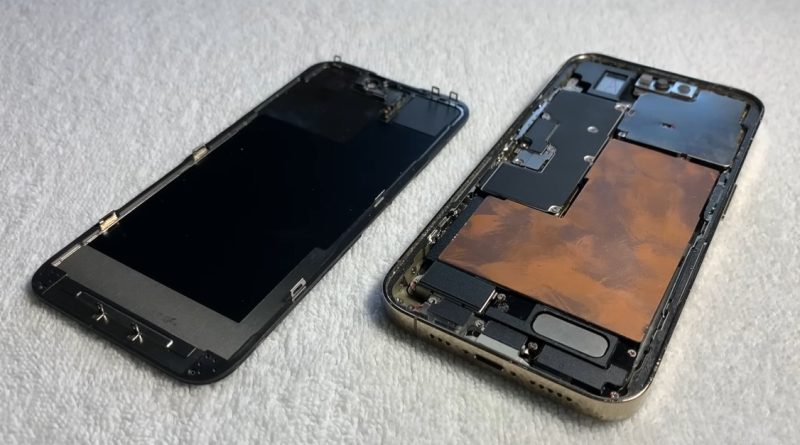 Πρωτότυπο iPhone χωρίς επωνυμία με κουμπιά στερεάς κατάστασης για απτική ανάδραση