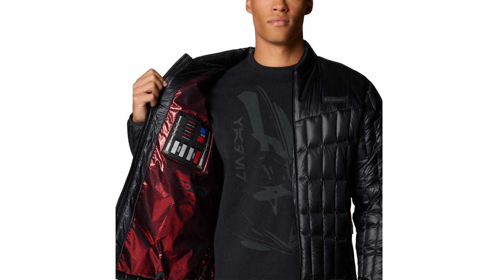 Red Omni-Heat, όπως φαίνεται μέσα στο μπουφάν Columbia Sportswear x Star Wars Vader 3L Interchange Jacket.