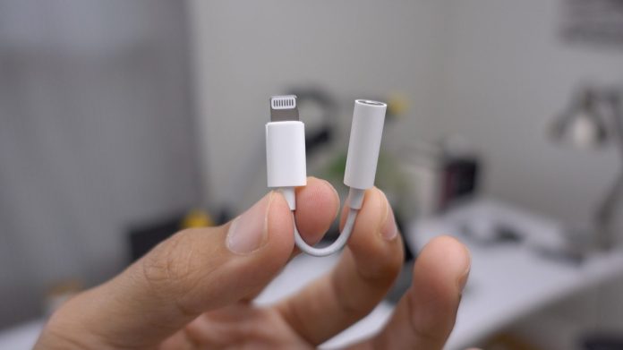 Πιθανή διακοπή προσαρμογέα Lightning to Headphone Jack από την Apple